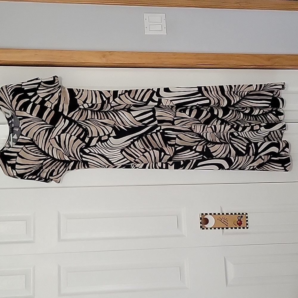 Attitudes by Renee cap sleeve maxi size large